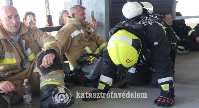 Elképesztő! 420 lépcsőfokot gyűrt le rekordidő alatt a baranyai tűzoltó