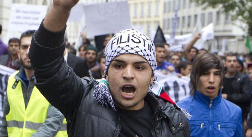 Németországban elnémítják a kritikus véleményeket, miközben az iszlamizáció egyre jobban terjed