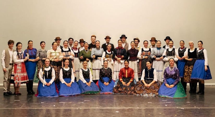 Öt generáció táncol együtt a színpadon