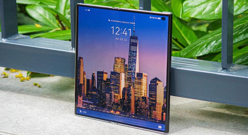 Huawei Mate Xs 2 - ki van csukva