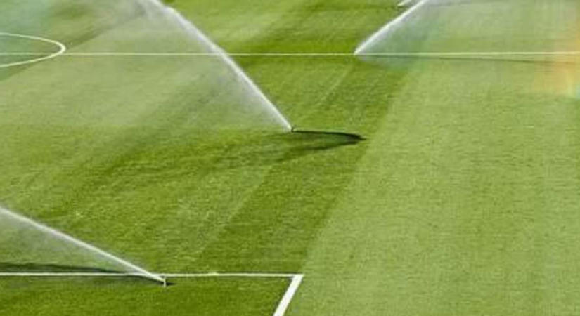 Gajdos László betiltotta a locsolást a sportpályákon és a stadionokban
