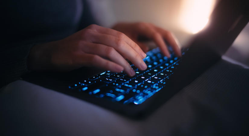 Az Adobe több mint 4 milliárd dolláros AI-programmal tör be a szaúdi piacra