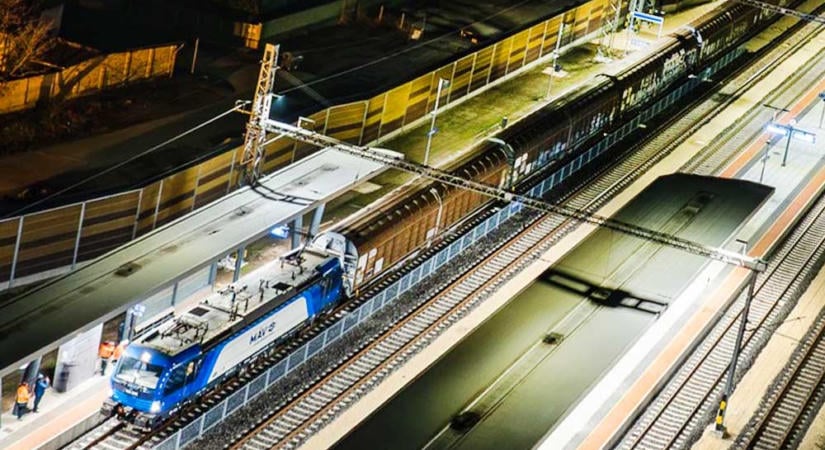 Sikeres volt a Budapest–Belgrád vasútvonal hétvégi tesztje, hamarosan indulhat a menetren szerinti közlekedés