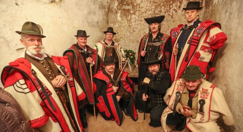 Őszi-téli történetek a legendás bakonyi betyárvilágból – Sobri, Savanyú, Milfajt és társaik (képek)