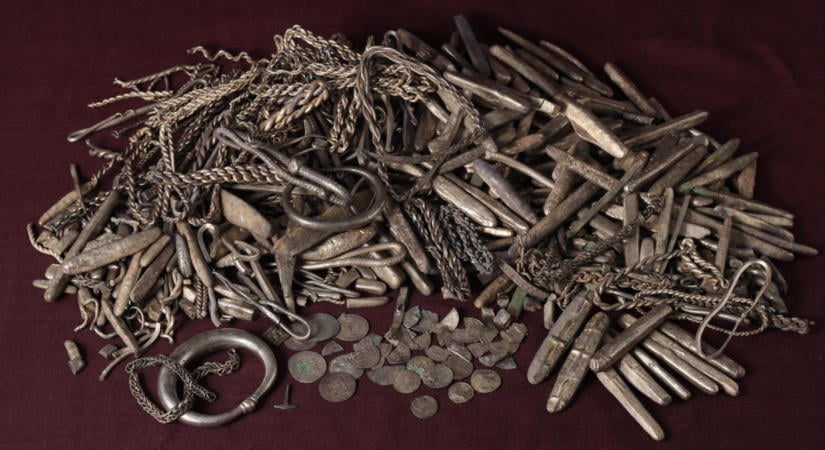18,5 kiló viking ezüst lapult egy dán kertben