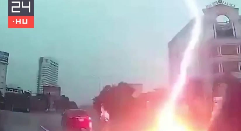 Videó: villám csapott egy motorosba Vietnámban