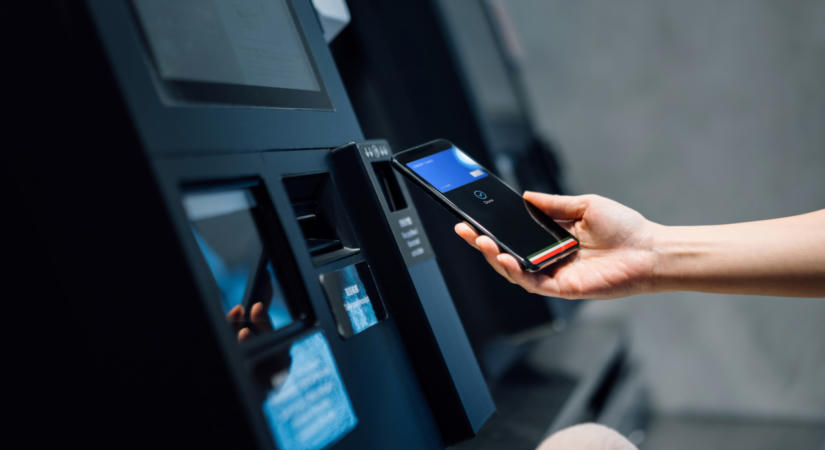Jó hírt kapott a Revolut, feltételes banki engedélyt kapott az USA-ban, ami az EURR stabilcoinra is kihat