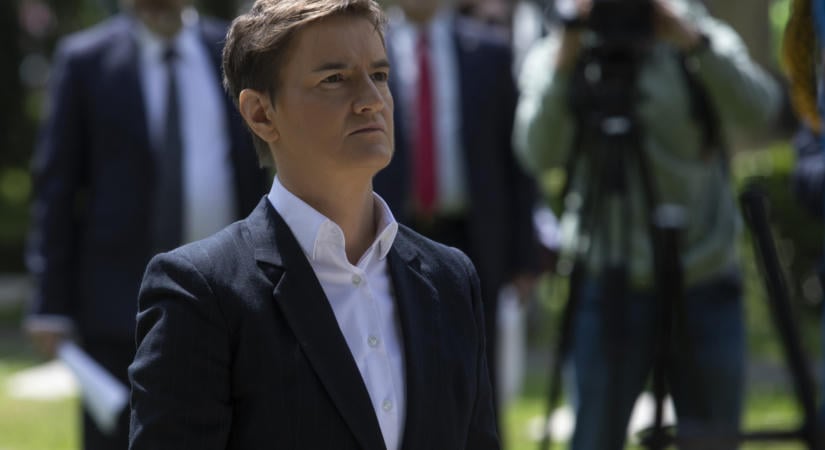 Ana Brnabic átvette a szerb államfői feladatokat Vucsics lemondása után