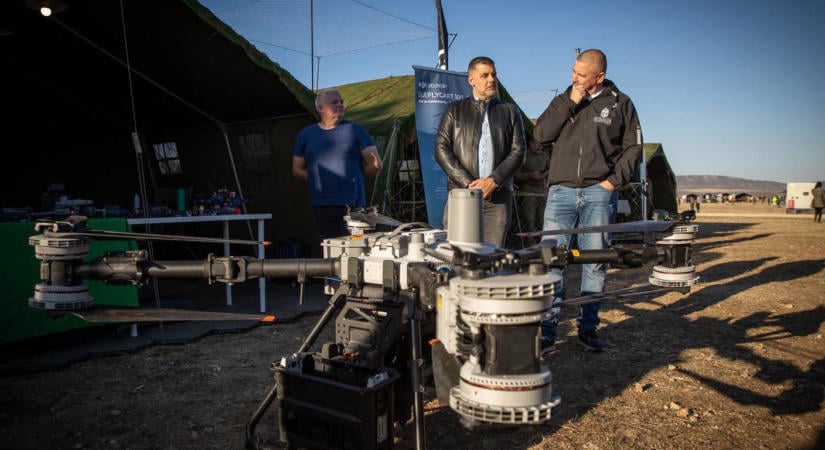 Lézerfegyverre vált a magyar honvédség