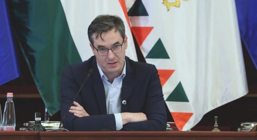 Tovább mélyül a vita: megfosztanák elnöki címétől Karácsony Gergelyt a kerületi polgármesterek