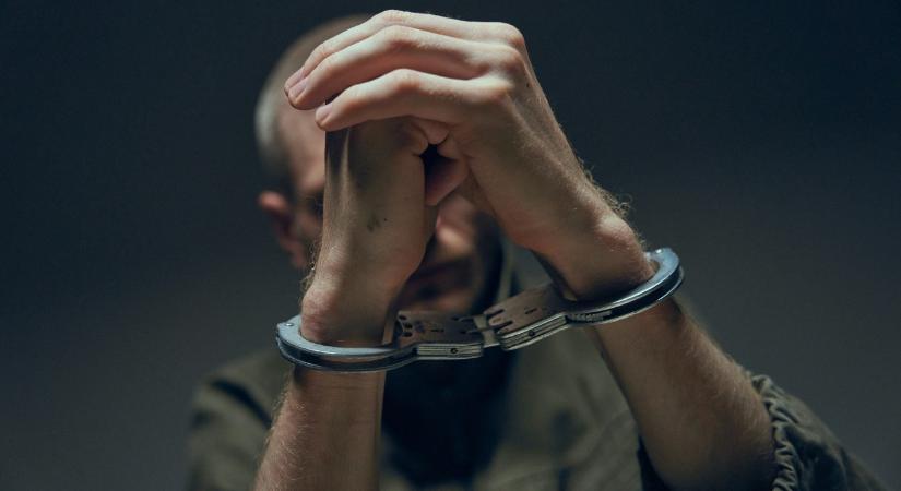 Nyolc hónapig tartottak bezárva és kínoztak egy nőt Tiszafüreden