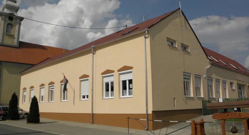 A Klebelsberg Központ arra kéri a média képviselőit, ne zaklassák az újpetrei iskolásokat
