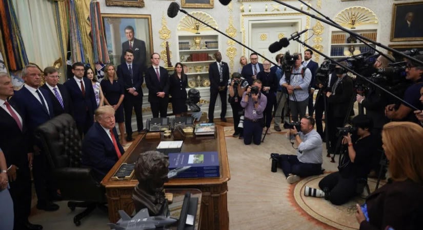 Beperelték Trumpot