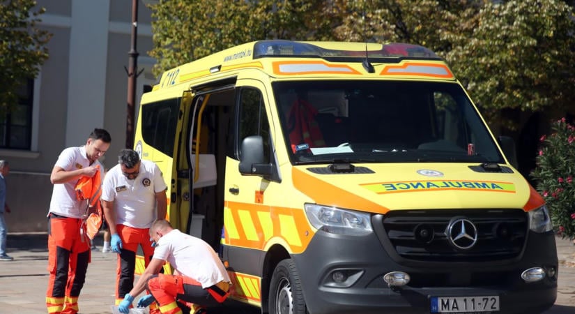 Mentők lepték el Pécs belvárosát – végül a horvátok kerekedtek felül (GALÉRIA)