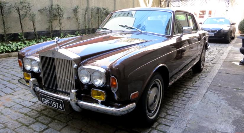 Megérdemelte ez a ’74-es Rolls-Royce kupé, hogy ilyen állapotba hozzák