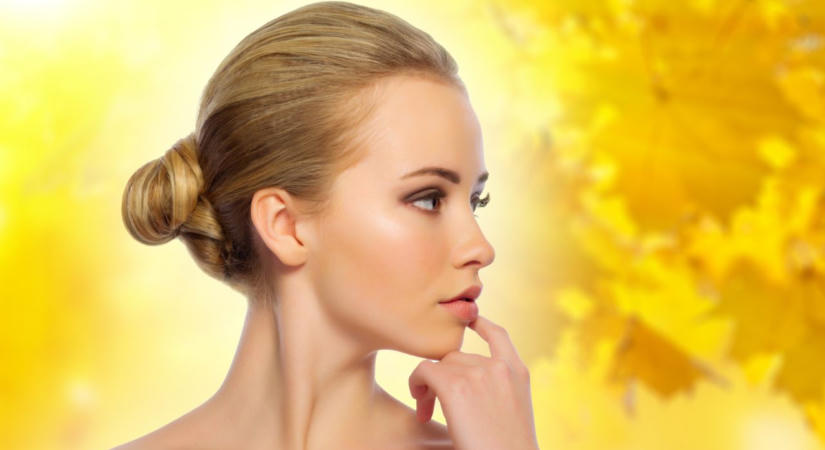 A hajszín, amely tökéletes átmenet lehet nyárból őszbe: soft maple blonde