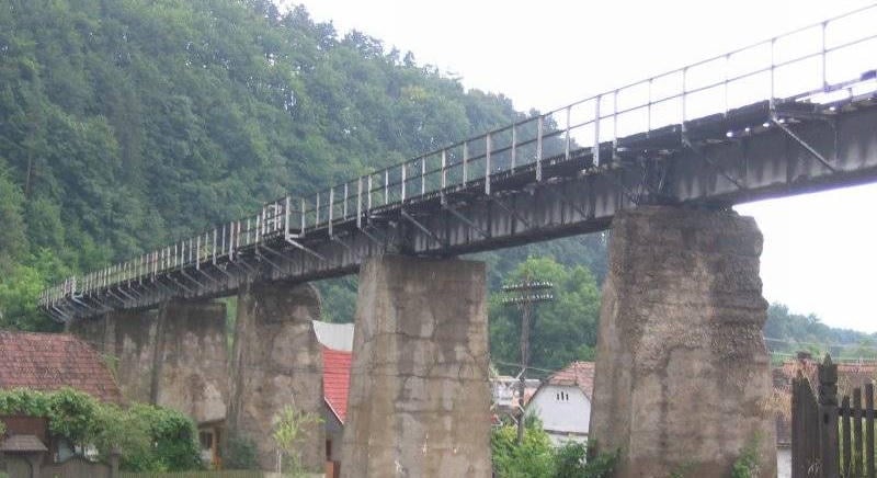 Sétánnyá alakulhat Szováta több mint százéves viaduktja