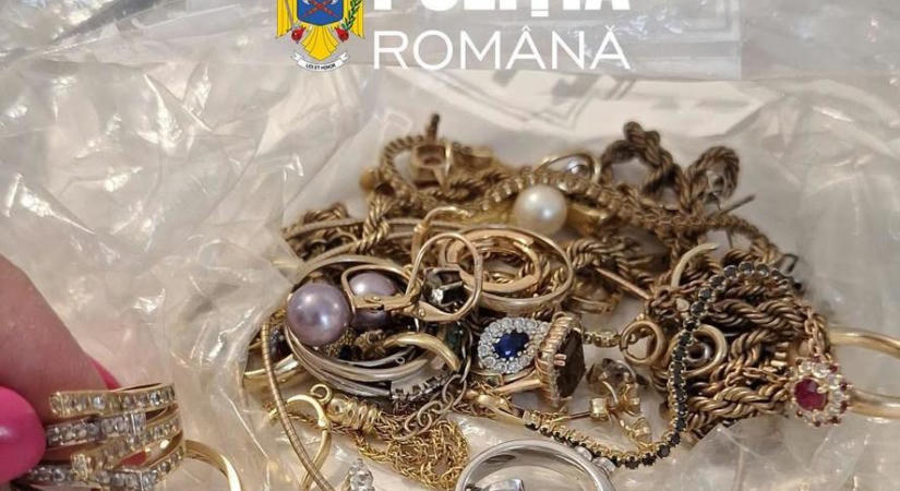Rendőr a gyanúsítottak között – 16 házkutatást tartanak egy sorozatos lakásbetörési ügyben