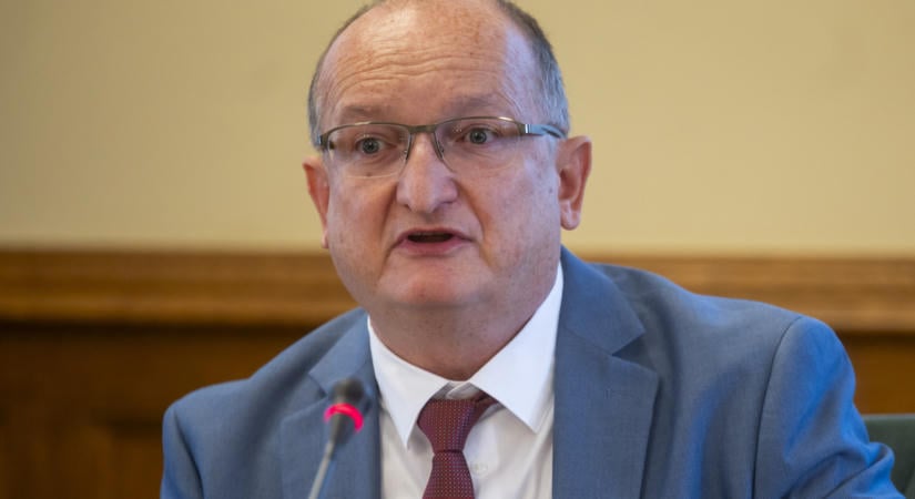 Káosz a bizottsági ülésen, elhalasztották a Független Közmédia Testület jelöltjeinek meghallgatását