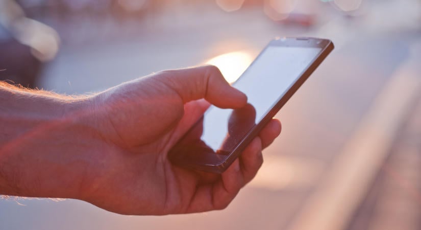Hajdúdorogon eladta a Debrecenben talált mobilt