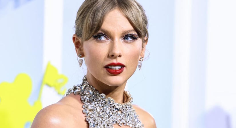 Taylor Swift kiegészítette néhány dallal a legutóbbi lemezét és gyorsan rekordot is döntött