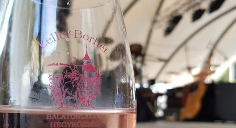 Balatoni esték borokkal és koncertekkel: itt a 33. Lellei Borhét