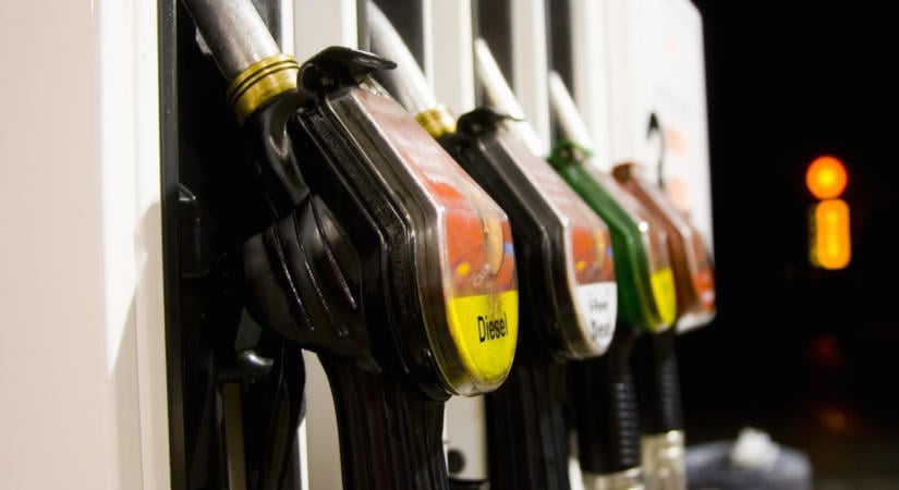 Elfogadta az Országgyűlés a dízelautósok támogatását és a dohánytermékek adóemelését