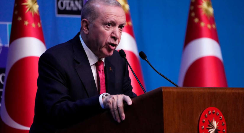 Erdogan kimondta: Törökország búcsút int az uniós csatlakozásnak