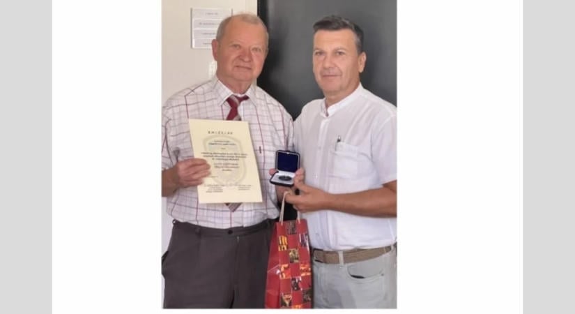 Nyolcvanadik születésnapja alkalmából köszöntötték a Tamási Rendőrkapitányság nyugállományú zászlósát