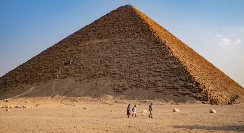 Megoldódhatott a piramisok egyik nagy rejtélye: rejtett rámpát használhattak