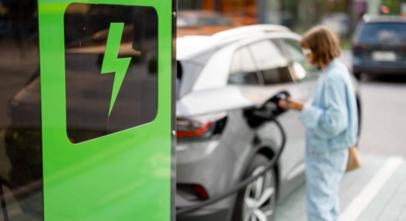 Kilenc perc alatt feltölt az elektromos autó: áttörést hozhat az új kínai akkumulátor
