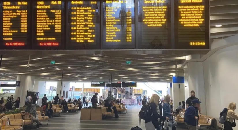 Áramkimaradás bénította meg a brit vasúthálózat egy részét