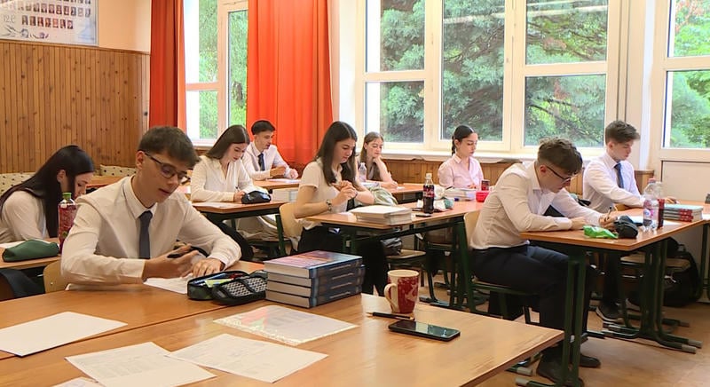 Hétfőn kezdődnek az őszi érettségik