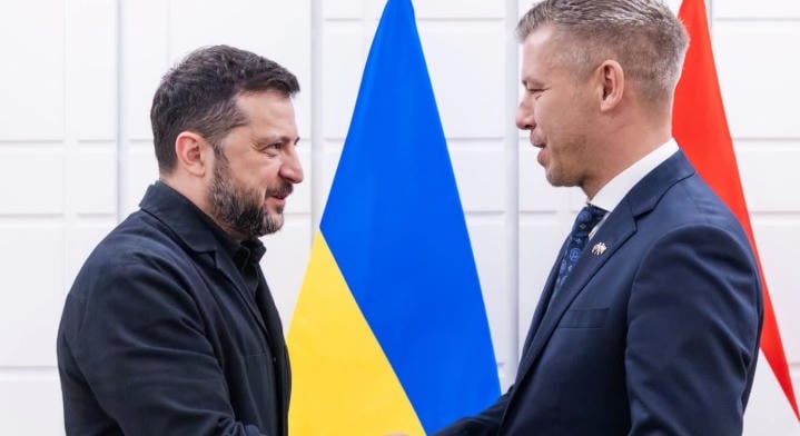 Fideszes bánat: Magyar Péter Zelenszkijjel tárgyalt, és nem szemétkedett vele