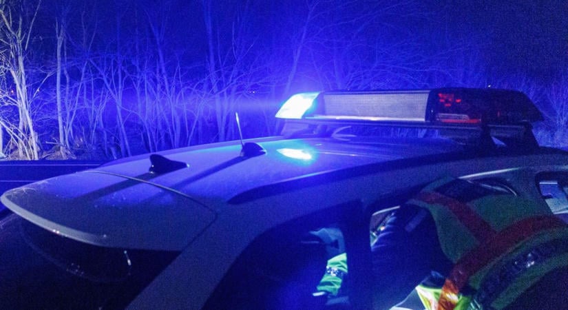 A debreceni éjszakában igazoltattak egy gyalogost, amit a zsebei rejtettek, azon a rendőrök is meglepődtek – fotóval