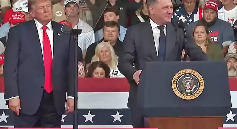 Kiverte a biztosítékot az Audi-vezér Trump melletti szereplése