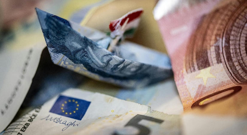 1500 milliárd forintot spórolt az állam a forint erősödésén