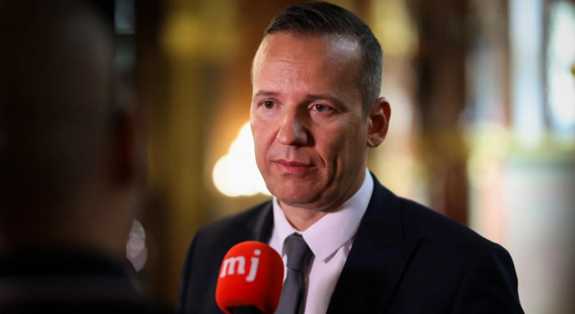Elfogadta a testület, mely intézményektől kér be adatokat