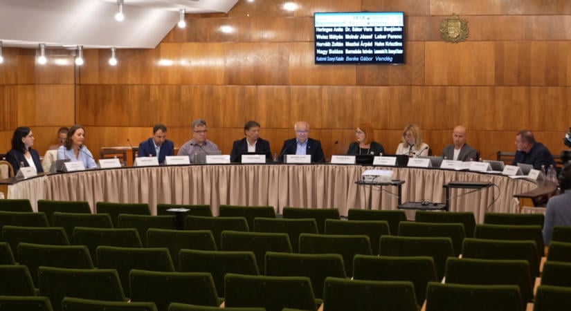 Több mint húsz témában mondta ki a végső döntést Paks képviselő-testülete