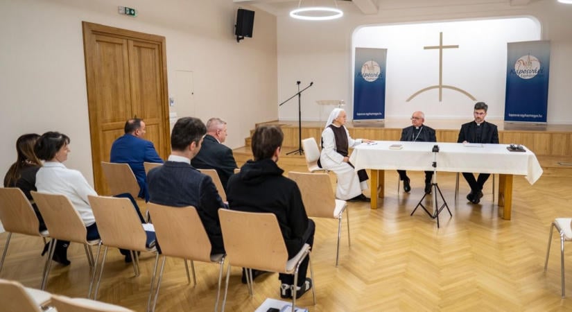 Elkezdődött a per, amely feltárja a gyékényesi plébános meggyilkolását – nem történik minden nap ilyen az országban