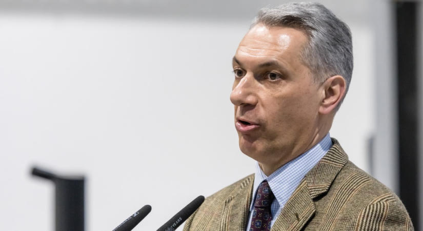 Lázár János mégis visszatérhet a politikába?