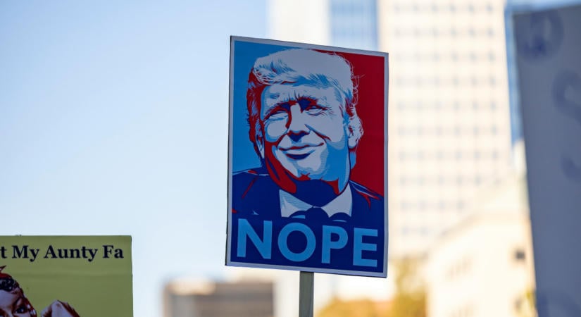 Borítékolható: Trumpot szétveti a méreg, ha porrá zúzza a terveit a mai kamatdöntés