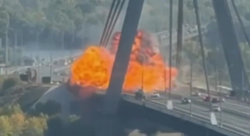Videón: dróntámadás érte Kijev egyik legfontosabb hídját, miközben Merz a városban van