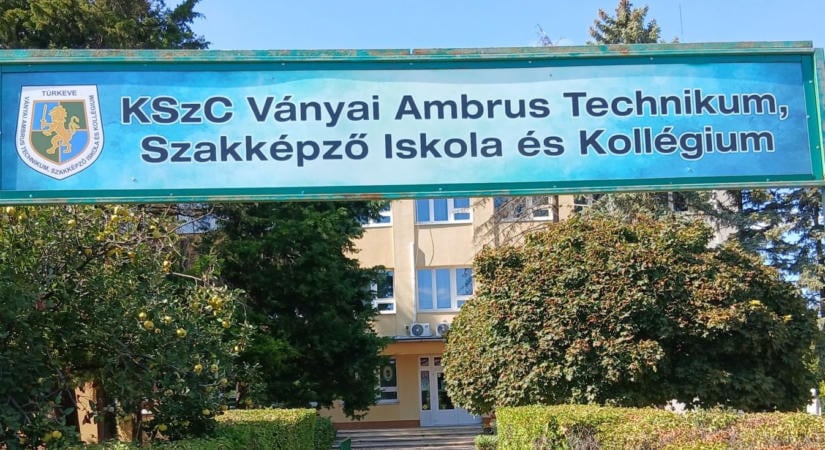 Tíz év után visszatérhet a gimnázium a Ványaiba, és még pénzt is kapnak a diákok