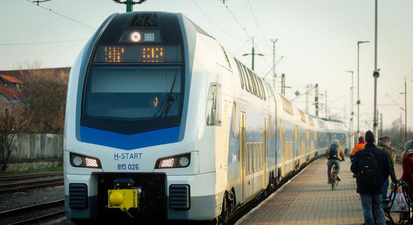 Több balatoni vonatra már számozás alapján, kocsiábrán megjelölve lehet ülőhelyet választani
