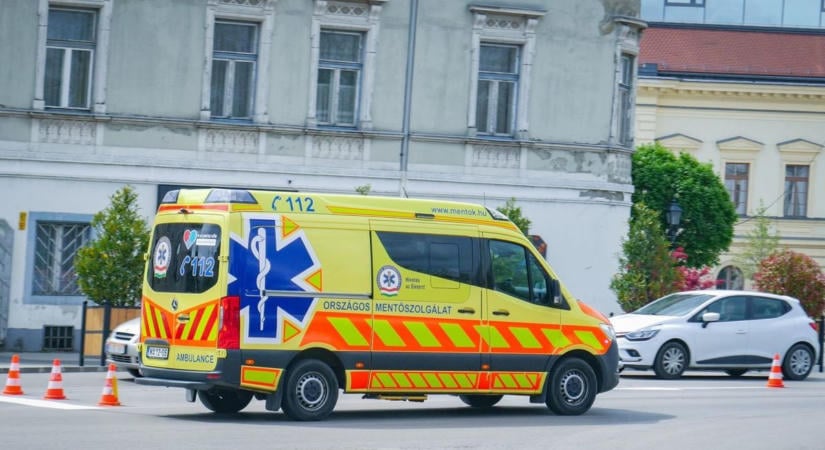 Megdöbbentő eset Székesfehérváron: a konyhafőnök segített a vérző, magatehetetlen sérültön