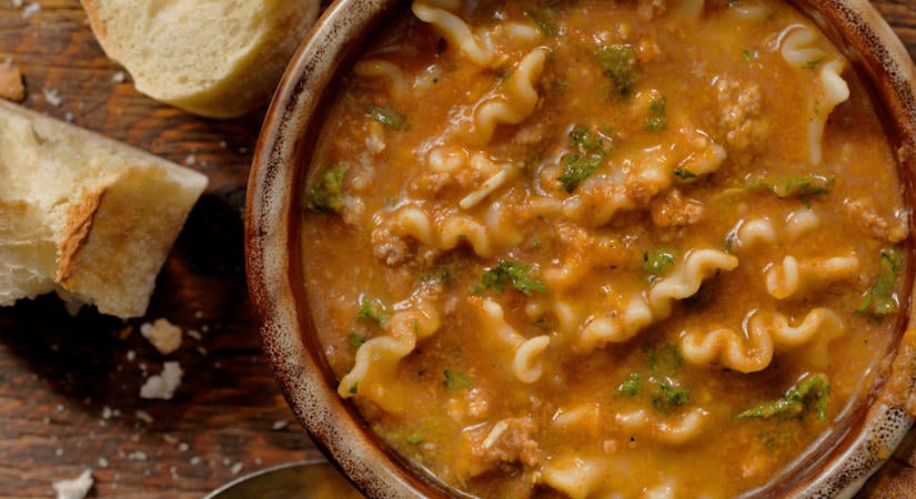 A TikTok megint rákattant a lasagne levesre – egy fazékban készül, és elképesztően krémes
