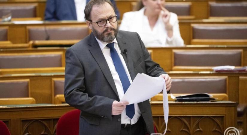 Kármán András: vezetőváltás az Államadósság Kezelő Központ élén