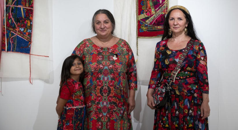 Földrészeken átívelő kulturális örökség és kortárs művészet a Sziget öt napján a Romani Design Művésztelepen