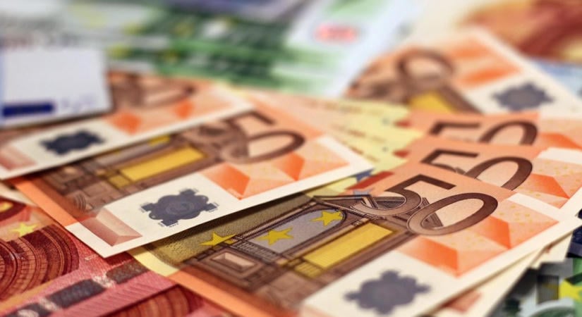 Szolidaritási extraprofitadót sürgetnek az olaj- és gázipari cégekre az uniós szocialisták